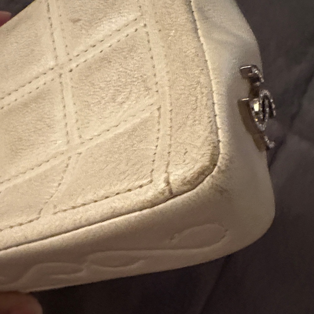 Authentic CHANEL White Quilted Crossbody Bag - Picture 9 of 17